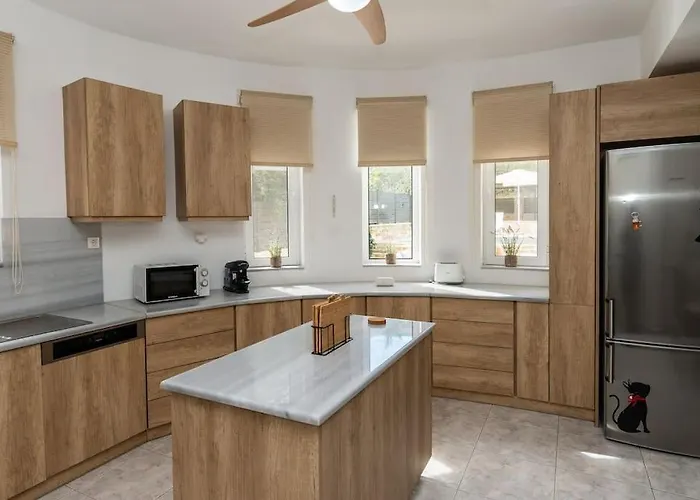 Azra וילה זקינטוס טאון