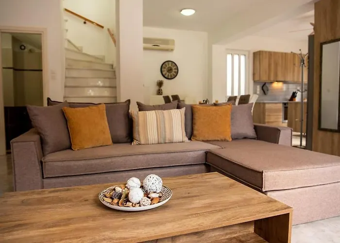 Azra זקינטוס טאון