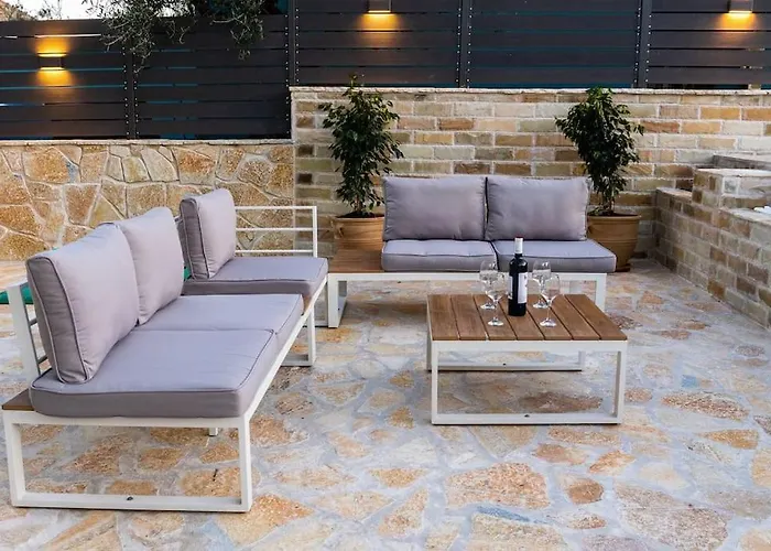 Azra * זקינטוס טאון